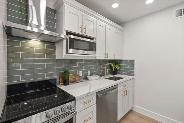 895 Laurel Avenue, Belmont CA: https://media.crmls.org/mediaz/48f391ae-656e-4d52-9580-894eea0cbf2e.jpg