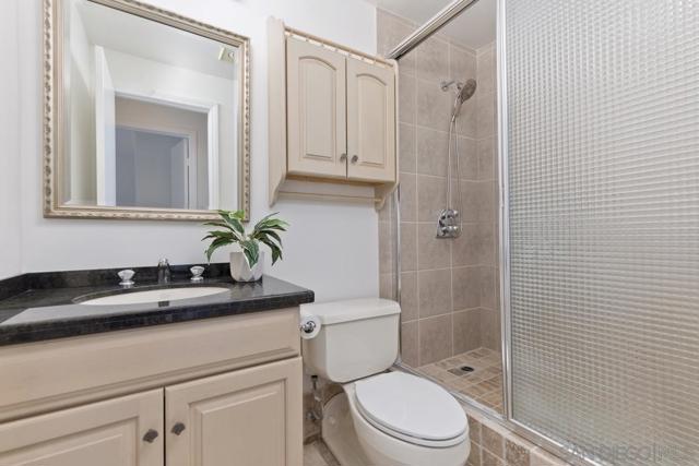 8263 Camino Del Oro, La Jolla CA: https://media.crmls.org/mediaz/48f3b673-0c85-4c70-a905-b2fbf9523597.jpg