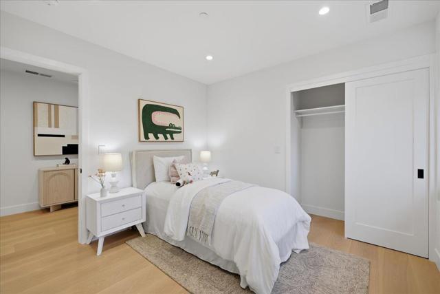 852 La Para Avenue, Palo Alto CA: https://media.crmls.org/mediaz/48f4111e-9bb5-4282-834e-1a072a7dfd56.jpg
