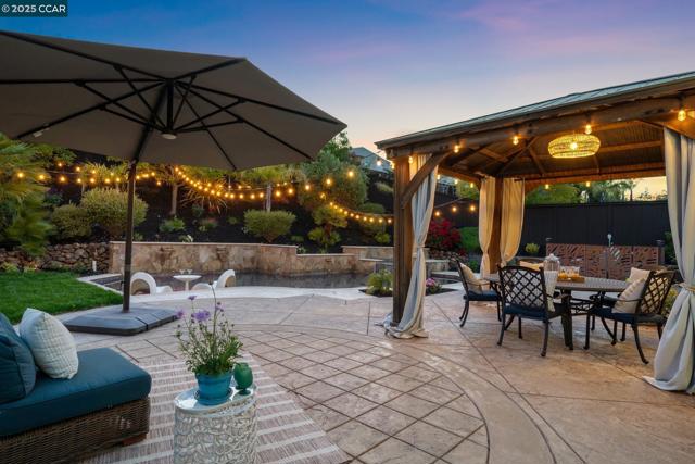492 Calico Ct, San Ramon CA: https://media.crmls.org/mediaz/48f5fbd3-8a9b-4f43-bd53-86026d179e95.jpg