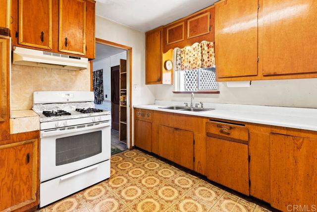 Detail Gallery Image 6 of 37 For 9732 Airport Vista, Santee,  CA 92071 - 3 Beds | 1 Baths