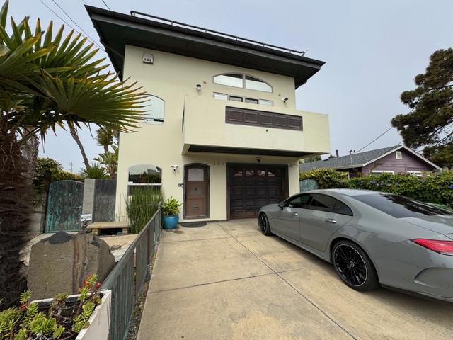 131 30th Avenue, Santa Cruz CA: https://media.crmls.org/mediaz/48f662c1-1788-4221-9d08-91149e1cc494.jpg