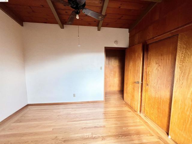 58 Pomona St, Crockett CA: https://media.crmls.org/mediaz/48f66e1a-05a3-42e9-aedd-74e2a8cf262a.jpg