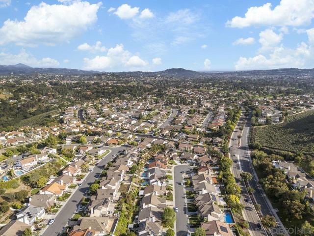 18571 Wessex St, San Diego CA: https://media.crmls.org/mediaz/48f67e7d-ff9c-4a2c-b7b1-66d9d43cc811.jpg