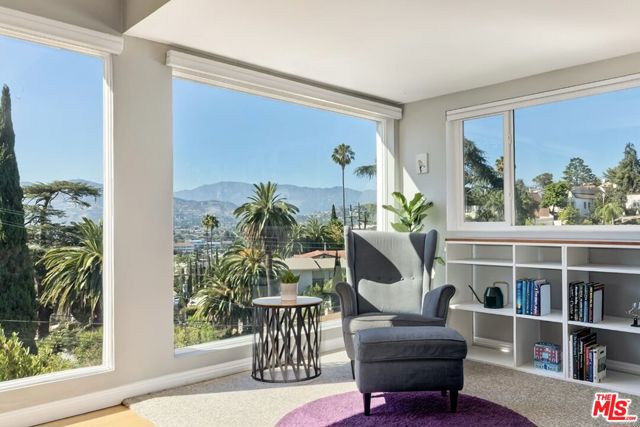 1410 Wellesley Drive, Glendale CA: https://media.crmls.org/mediaz/48f7009b-cf3f-4d01-938c-0093fdfa22d6.jpg