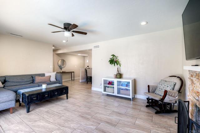 Detail Gallery Image 8 of 25 For 924 Daisy St, Escondido,  CA 92027 - 3 Beds | 2 Baths