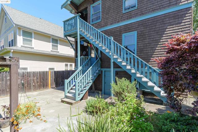 318 Washington Avenue, Richmond CA: https://media.crmls.org/mediaz/48f7853c-9d8c-41d2-a173-ff43fcdb6426.jpg