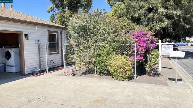 3655 Granzotto Dr, Concord CA: https://media.crmls.org/mediaz/48f7b204-8016-44cc-b430-56ca4a7fcd4f.jpg