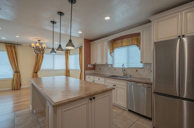 330 Stuart Avenue, Pacific Grove CA: https://media.crmls.org/mediaz/48f7de1f-9d96-48f5-9624-8bf025444f5a.jpg