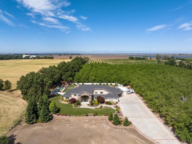 2165 W Biggs Gridley Road, Gridley CA: https://media.crmls.org/mediaz/48f81361-15da-4fc5-ac73-c2f86c166f09.jpg
