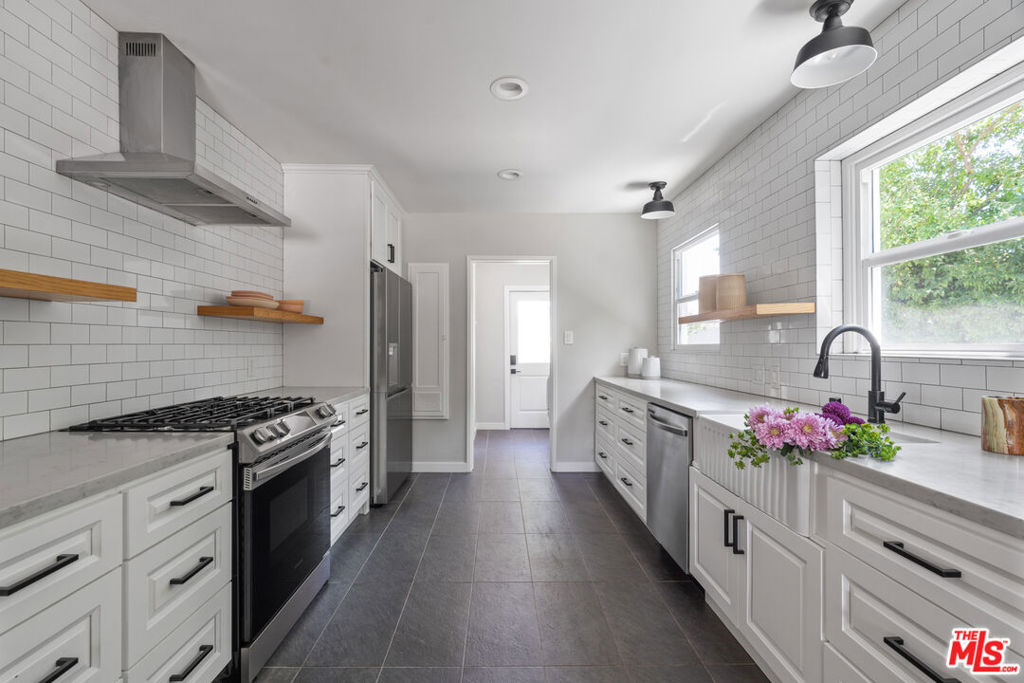 MLS #25616943 image #12