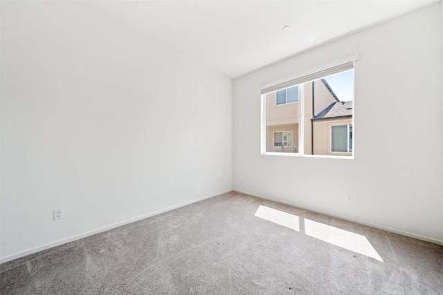 5212 Beachfront, San Diego CA: https://media.crmls.org/mediaz/48fa01ff-012f-43f3-9a7e-76b0707ae2cf.jpg