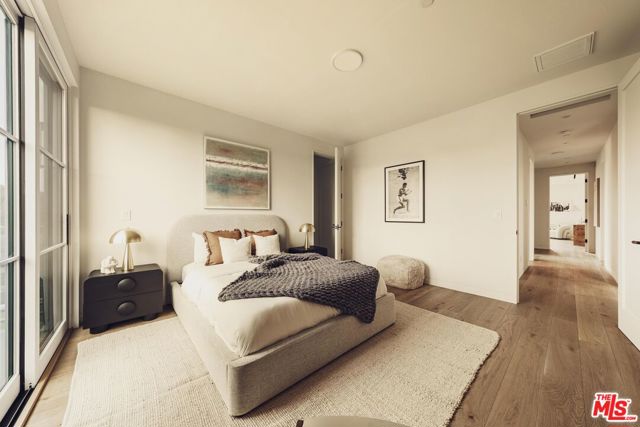 2114 Pier Avenue, Santa Monica CA: https://media.crmls.org/mediaz/48fa9faa-ac9f-4402-8e0b-d237380180d2.jpg
