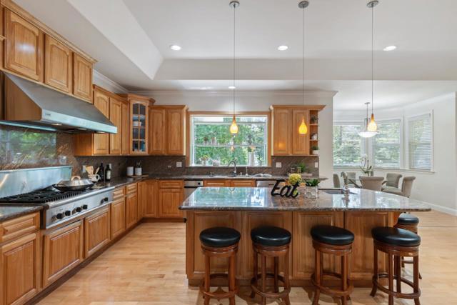 1018 Loma Prieta Court, Los Altos CA: https://media.crmls.org/mediaz/48fad8ac-16ff-4d23-81ad-c5a6bdc7f8de.jpg