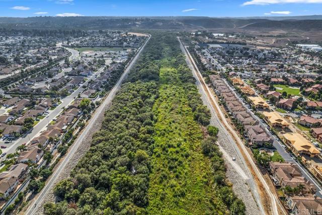 646 Sumner Way, Oceanside CA: https://media.crmls.org/mediaz/48fb5610-f5a4-47e0-8510-680352833d4c.jpg