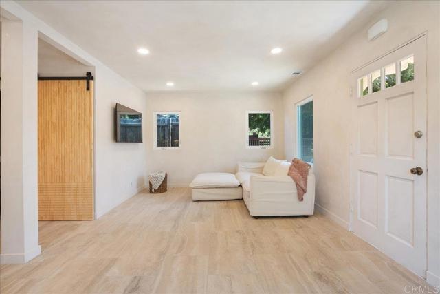 Detail Gallery Image 4 of 20 For 2328 Myrtle Ave, San Diego,  CA 92104 - 2 Beds | 1 Baths