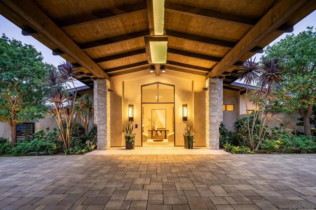 6005 La Jolla Scenic Dr S, La Jolla CA: https://media.crmls.org/mediaz/48fbbbc1-67f8-42cc-9c73-37c14273d855.jpg