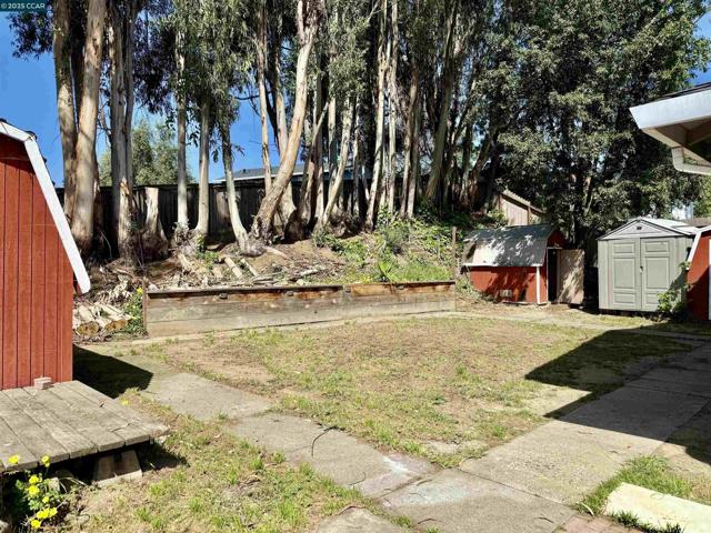 19 Flamingo Ct, American Canyon CA: https://media.crmls.org/mediaz/48fbbd01-b673-49f0-bd53-d2d6ab2734f5.jpg