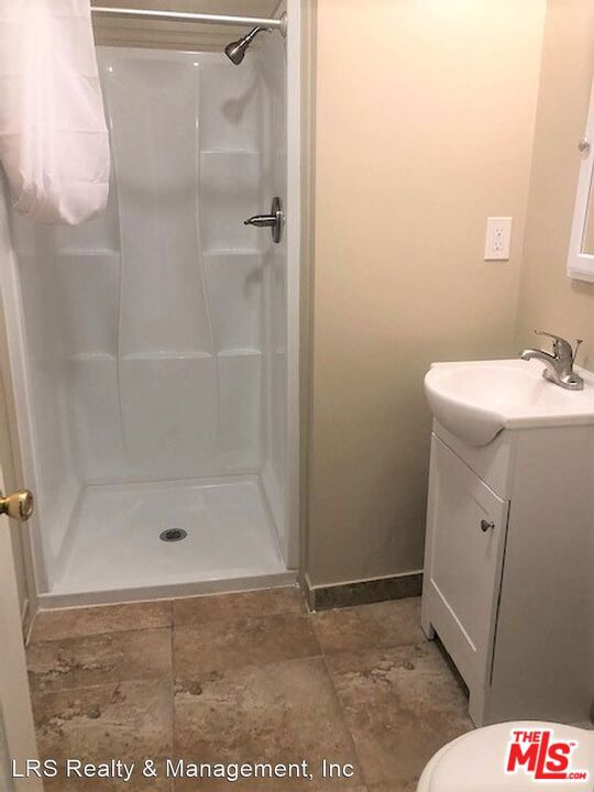 18321 MALDEN Street, Northridge CA: https://media.crmls.org/mediaz/48fbe4f0-3dad-4331-aa65-d41f4203308b.jpg