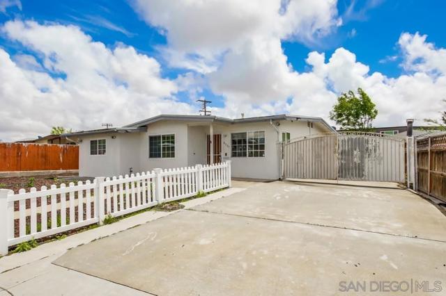 6327 Newsome Dr, San Diego CA: https://media.crmls.org/mediaz/48fc234b-ec74-4f5a-988b-86c137540ab2.jpg
