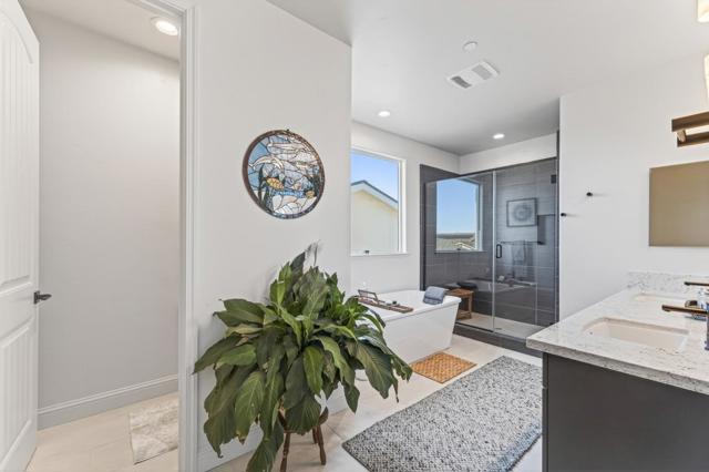 585 Santa Lucia Way, Marina CA: https://media.crmls.org/mediaz/48fc462f-8539-457f-83fc-cdd0f6a8316c.jpg