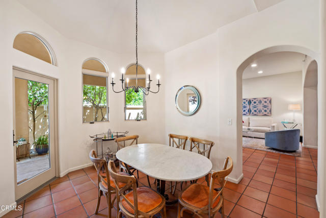 212 S Montgomery Street, Ojai CA: https://media.crmls.org/mediaz/48fd0deb-523b-4e71-9d33-da707c50a6bd.jpg
