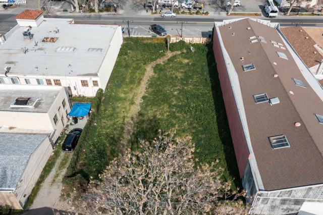 Image 9 of 17 For 0 Niles Boulevard