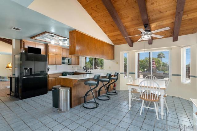 25980 Forest Dr, Escondido CA: https://media.crmls.org/mediaz/48ff2bd3-a397-4429-b190-acaf38c8f472.jpg