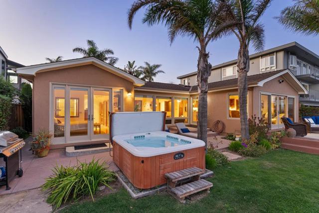 4790 Opal Cliff Drive, Santa Cruz CA: https://media.crmls.org/mediaz/48ff4d3f-602f-4f72-a66e-c48fb68c905e.jpg