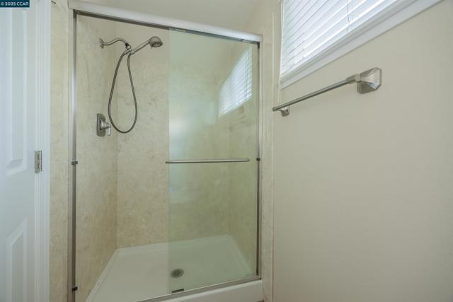 320 Miranda Ln, Alamo CA: https://media.crmls.org/mediaz/48ffb41e-6af3-40e5-8ed7-3b1f7633a216.jpg