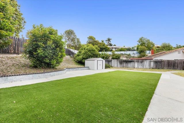 5356 Malcolm St, Oceanside CA: https://media.crmls.org/mediaz/48ffdf09-0a62-4a2b-93e9-b60cc270f352.jpg