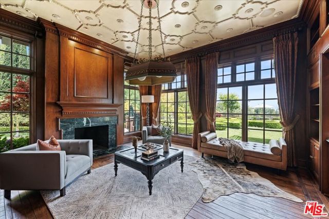 19000 Dorlon Drive, Tarzana CA: https://media.crmls.org/mediaz/4900fc52-f1a8-4a89-9b2b-07d10b096d36.jpg