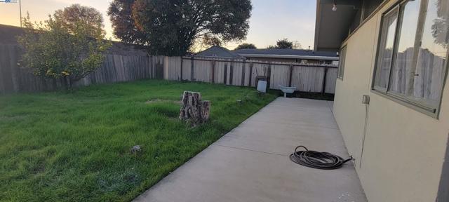 27781 Mandarin Ave, Hayward CA: https://media.crmls.org/mediaz/4900ff6c-610c-44c9-a6c2-525a269165b7.jpg