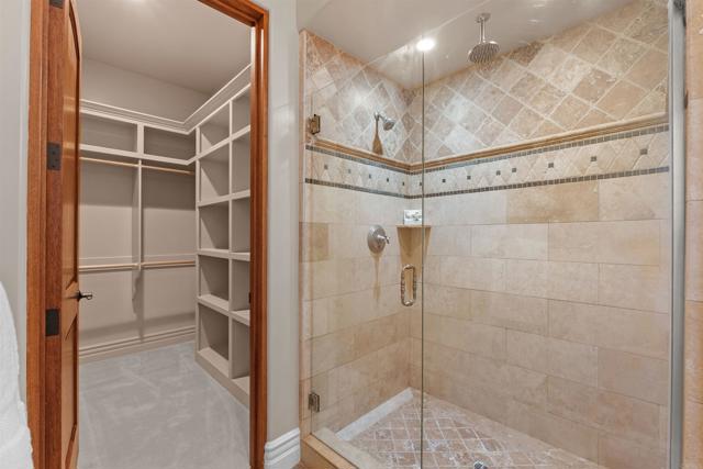 Image 34 of 67 For 2428 Catalina Avenue