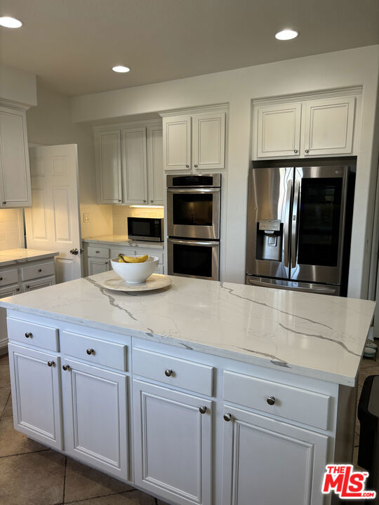 MLS #25527687 img 1