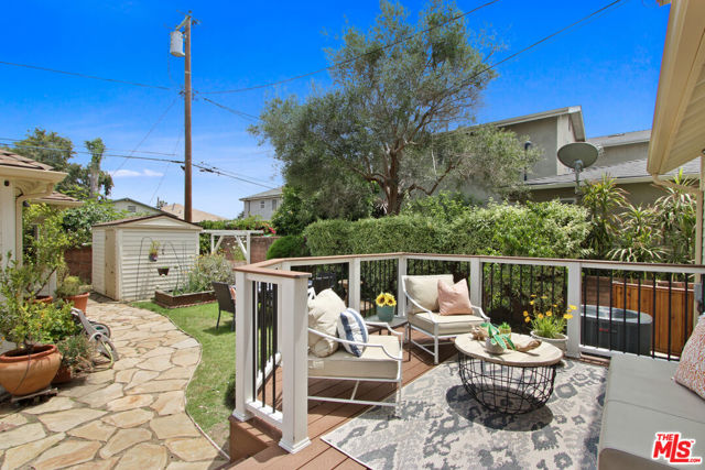 4352 Lyceum Avenue, Los Angeles CA: https://media.crmls.org/mediaz/4901baf8-ffb3-4b64-9e7f-faf3d3fe1e1d.jpg
