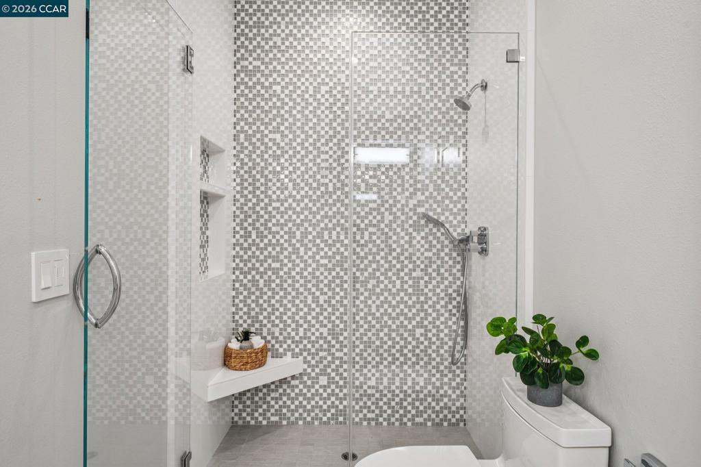 https://media.crmls.org/mediaz/4902bb03-cea8-40eb-a727-89105c7a8b25.jpg?preset=X-Large