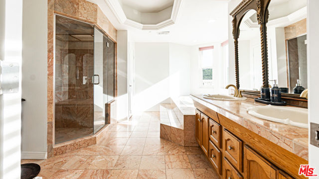 7449 Studio Road, Canoga Park CA: https://media.crmls.org/mediaz/4902d0fa-22a3-4470-b78f-c758f94b99a1.jpg