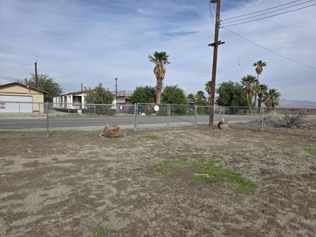 9588 Avenue H, Bombay Beach CA: https://media.crmls.org/mediaz/49030de5-fe43-4316-a0ac-ee4c7688a98d.jpg