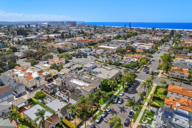 755 F Ave, Coronado CA: https://media.crmls.org/mediaz/4903cab7-a60d-4b5e-9d3d-92fedd37c462.jpg