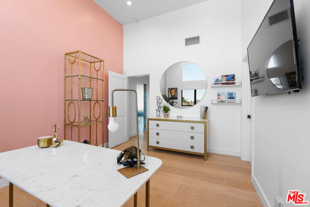1962 Stradella Road, Los Angeles CA: https://media.crmls.org/mediaz/4903d639-a8ae-4da7-9355-2d9a9b66dfe6.jpg