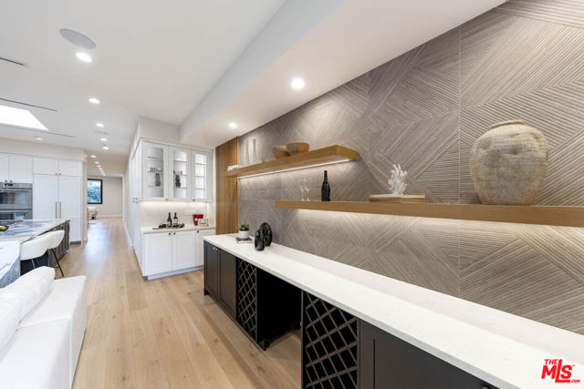 123 S Kilkea Drive, Los Angeles CA: https://media.crmls.org/mediaz/49043a13-f036-4c6a-a591-f5cb97ef6d49.jpg