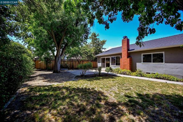2848 Biddleford Dr, San Ramon CA: https://media.crmls.org/mediaz/49044745-ad13-4f07-ab6c-0d12693f14c8.jpg