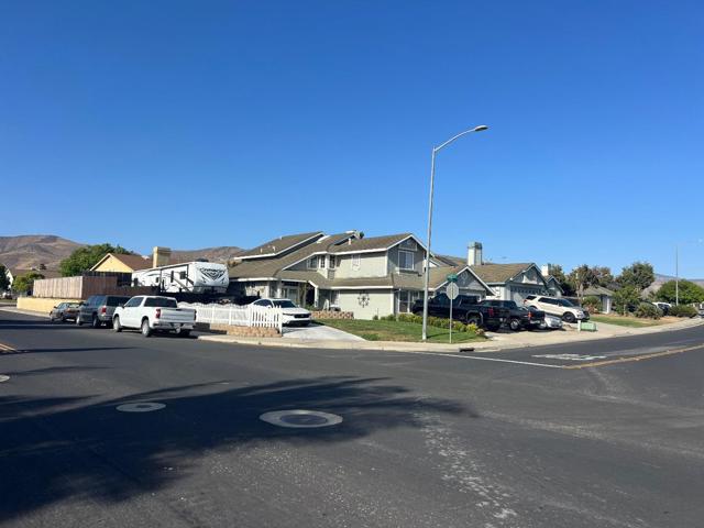 423 Tierra Avenue, Soledad CA: https://media.crmls.org/mediaz/490455d5-7006-4b90-973e-7f0bf463e39e.jpg