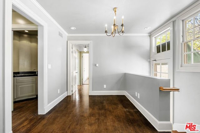 803 N Rexford Drive, Beverly Hills CA: https://media.crmls.org/mediaz/4904ee47-f29b-4c1b-a0cb-d83b5ec2e72b.jpg