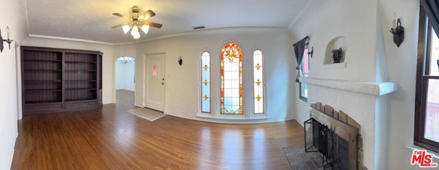 2437 Granville Avenue, Los Angeles CA: https://media.crmls.org/mediaz/4905961c-74cc-416e-8a4e-b36f6a638326.jpg