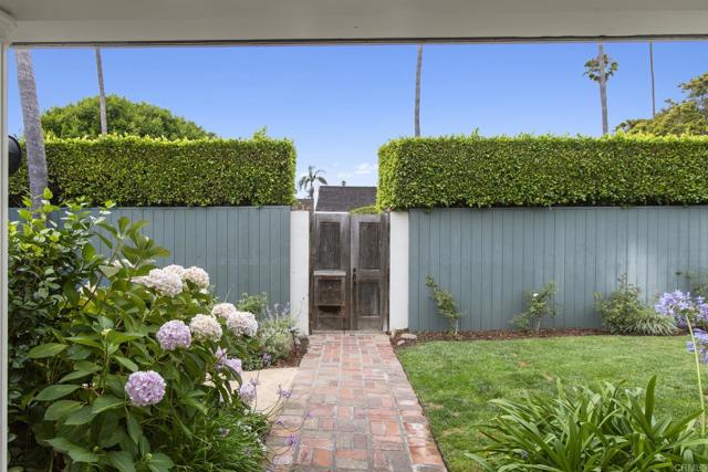 Detail Gallery Image 40 of 47 For 315 Mira Monte, La Jolla,  CA 92037 - 4 Beds | 3/1 Baths