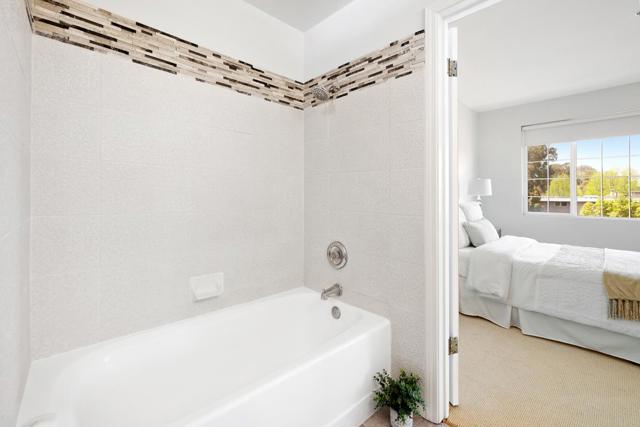 550 El Camino Real, Burlingame CA: https://media.crmls.org/mediaz/490640d2-c1c9-446a-a248-506d81c86c7c.jpg