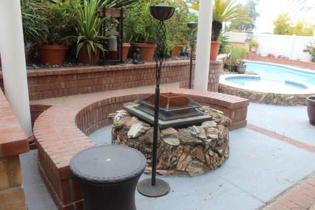 2084 Wind River Road, El Cajon CA: https://media.crmls.org/mediaz/4906c3aa-846b-4f97-9e14-6e864e5ddf03.jpg