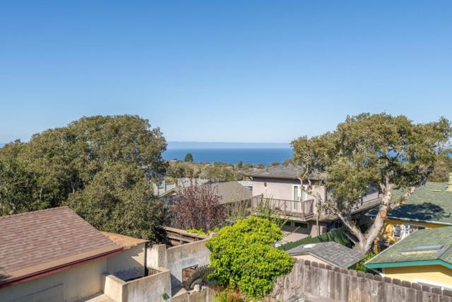 712 Cypress Street, Monterey CA: https://media.crmls.org/mediaz/49070f18-2f43-4c4c-9795-0cf6d064ae8a.jpg